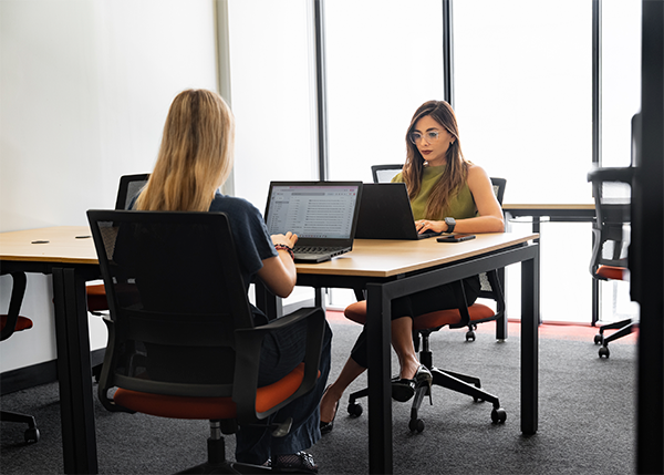 OFICINAS-CONTENT-HOTDESK-CORRE1